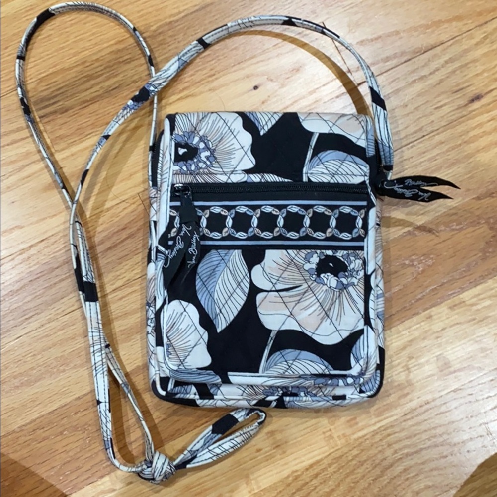 Vera Bradley crossbody zip bag
